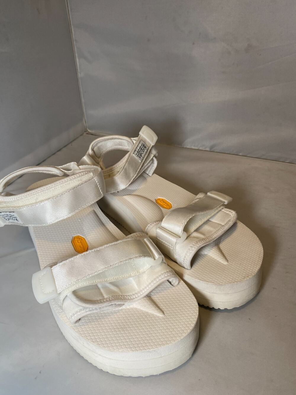 Suicoke Women's White Flipflops 9